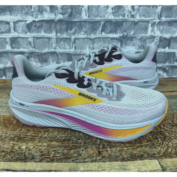 Brooks Ghost 17 Oyster Apricot Pink Running 1204311D070 Womens Sz 9.5 D Wide - Picture 2 of 11